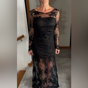Elegant Black Lace Evening Dress